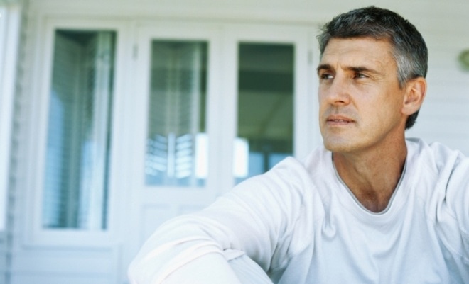 Ученые узнали, что вызывает раннюю седину