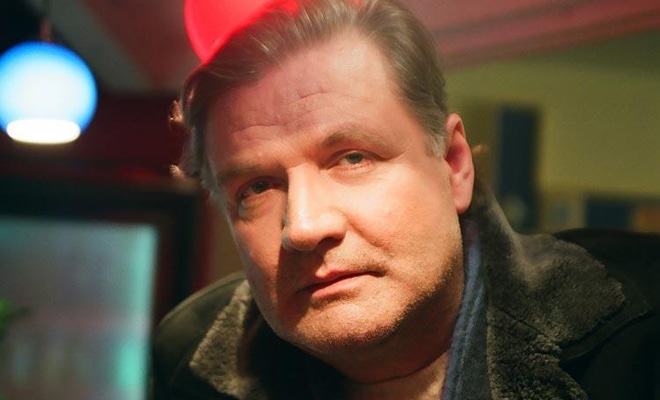 Сериал «В чужом краю»: актер Владимир Симонов в роли Вадима Сериал «В чужом краю»: актер Владимир Симонов в роли Вадима