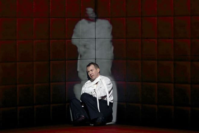 Евгений Миронов в спектакле "Гамлет. Коллаж"