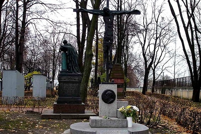 Памятник товстоногову в санкт петербурге