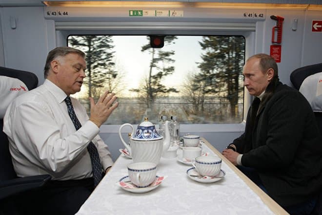 Владимир Якунин и президент России Владимир Путин в "Сапсане"