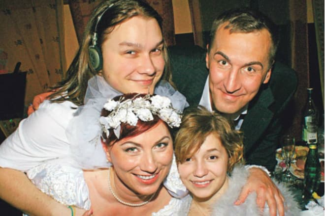 Роза Сябитова с мужем Юрием Андреевым и детьми