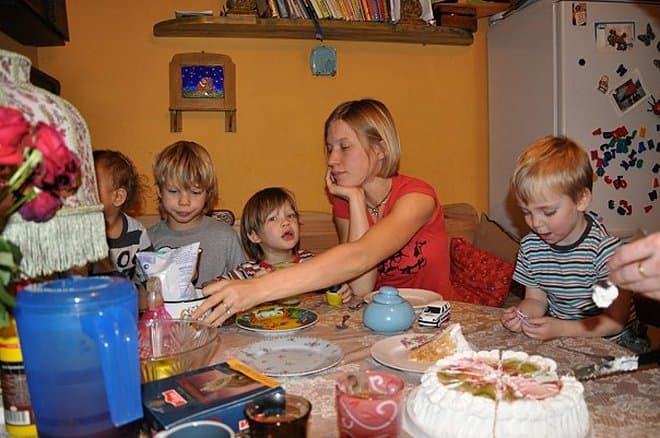 Дарья Михалкова с детьми