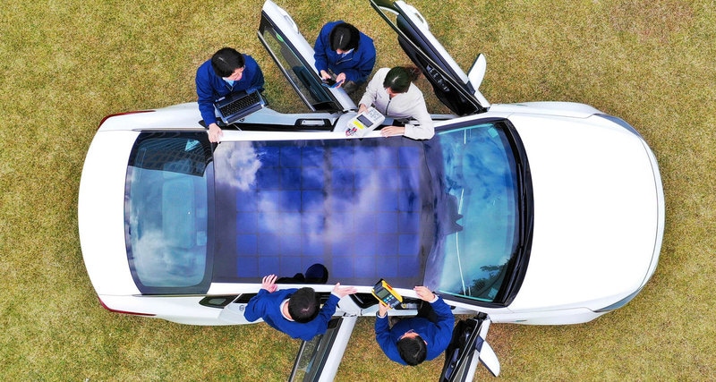 Первые авто с солнечными панелями появятся в 2019 году Первые авто с солнечными панелями появятся в 2019 году