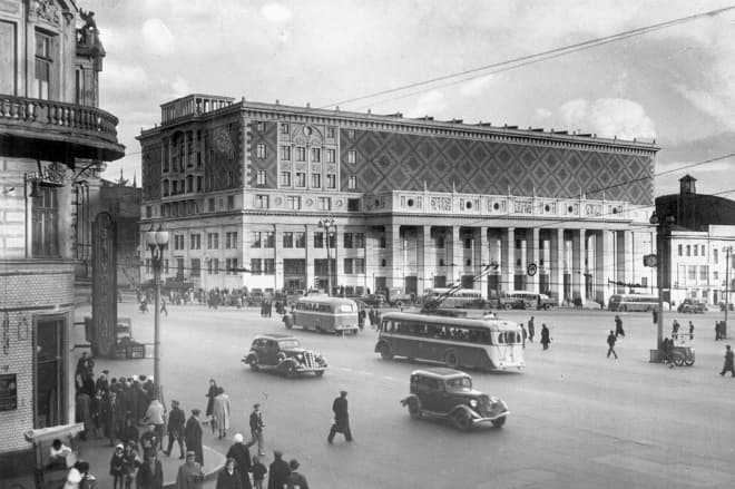 Здание театра Мейерхольда, ныне зал им. Чайковского