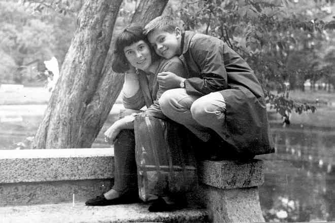 Екатерина Еланская и ее сын Александр Коршунов