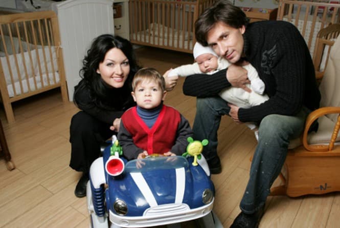 Григорий Антипенко с семьей