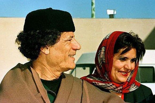 Муаммар Каддафи и его жена Сафия Фаркаш