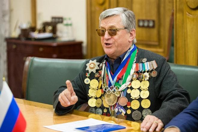 Александр Тихонов и его медали