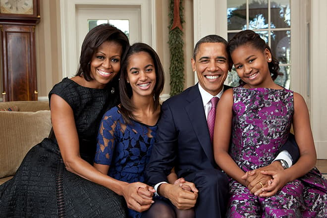 Барак Обама с женой и детьми