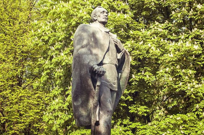 Памятник Янке Купале в Минске