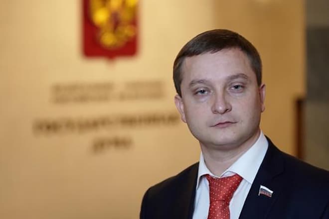 Политик Роман Худяков