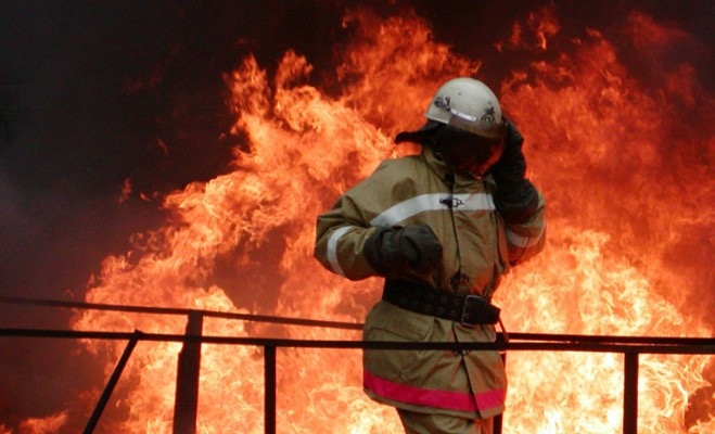 В Ленинградской области загорелся склад с серой В Ленинградской области загорелся склад с серой