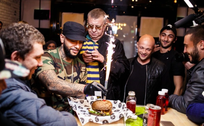 Тимати на открытии Black Star Burger Тимати на открытии Black Star Burger