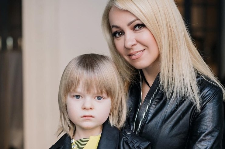 Яна Рудковская с сыном