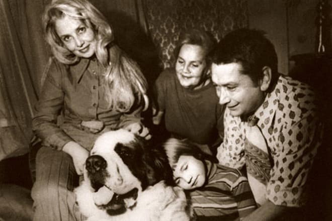 Маленький Дмитрий Егоров с семьей