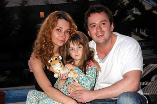 Юлия Маврина с Никитой Зверевым и дочерью