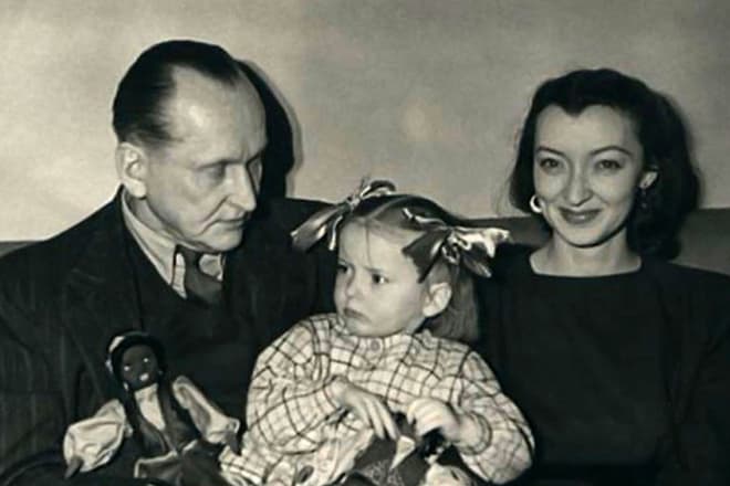 Лидия Вертинская и Александр Вертинский с дочерью Марианной