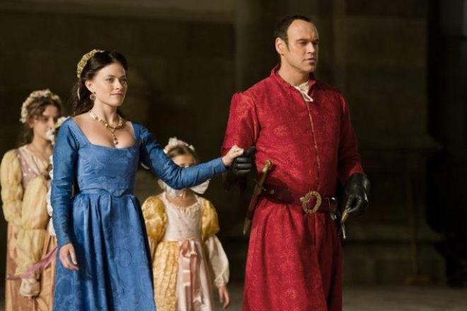 Лара Пулвер в сериале «Робин Гуд» Лара Пулвер в сериале «Робин Гуд»