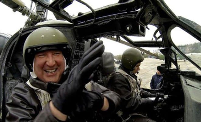 Дмитрий Рогозин на вертолете