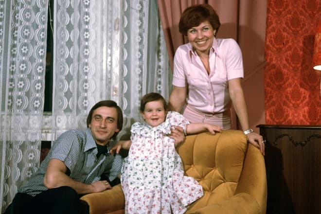Людмила Пахомова с семьей