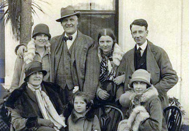 Федор Шаляпин с семьей