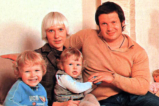 Дочь Виктора Коклюшкина Эльга с мужем Владимиром Соловьевым и детьми