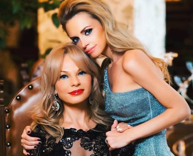 Милана Кержакова и ее мать Наталья Тюльпанова Милана Кержакова и ее мать Наталья Тюльпанова