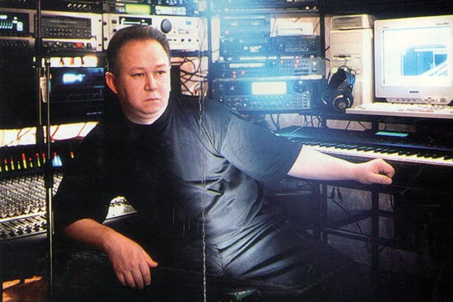 Иван Кучин в студии звукозаписи