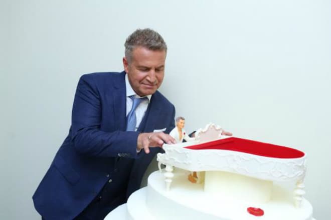 Леонид Агутин и юбилейный торт от Рената Агзамова