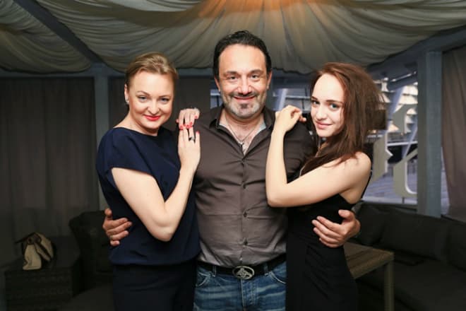 Гарик Кричевский с женой и дочерью в 2018 году