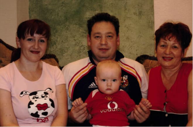 Леонид Слуцкий с женой, сыном и мамой