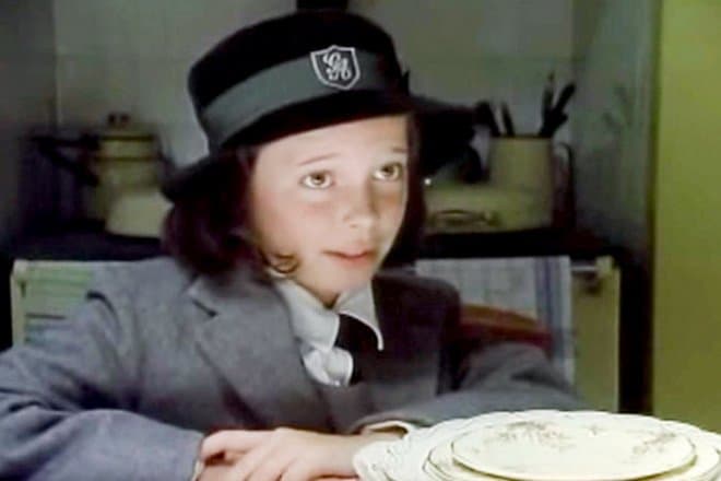 Ребекка Холл в детстве в сериале "Ромашковая поляна"