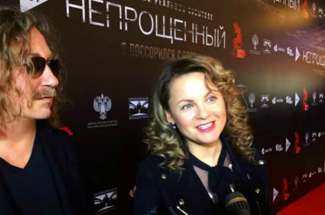 Игорь Николаев с женой на премьере фильма «Непрощенный» в 2018 году