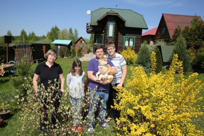 Сергей Бабаев с женой и детьми