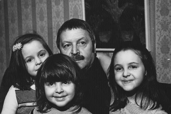 Юрий Левитанский с дочерьми