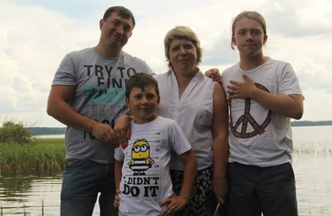 Сергей Походаев с родителями и братом