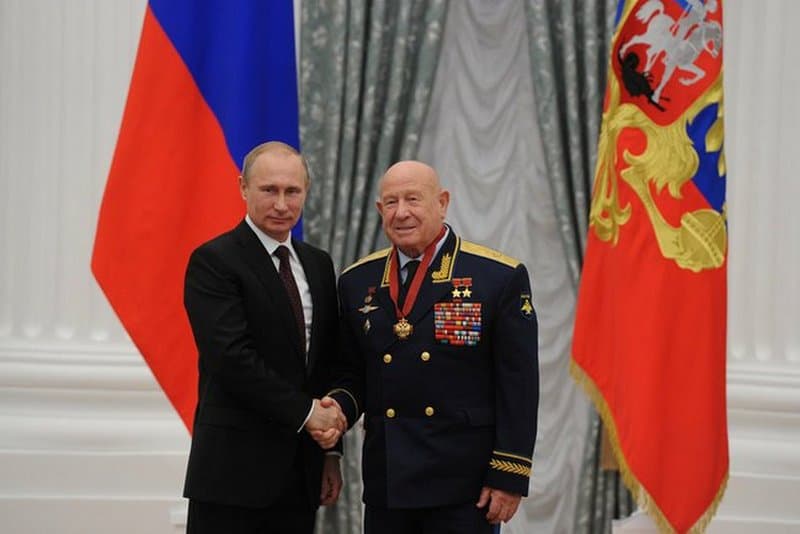 Алексей Леонов и Владимир Путин