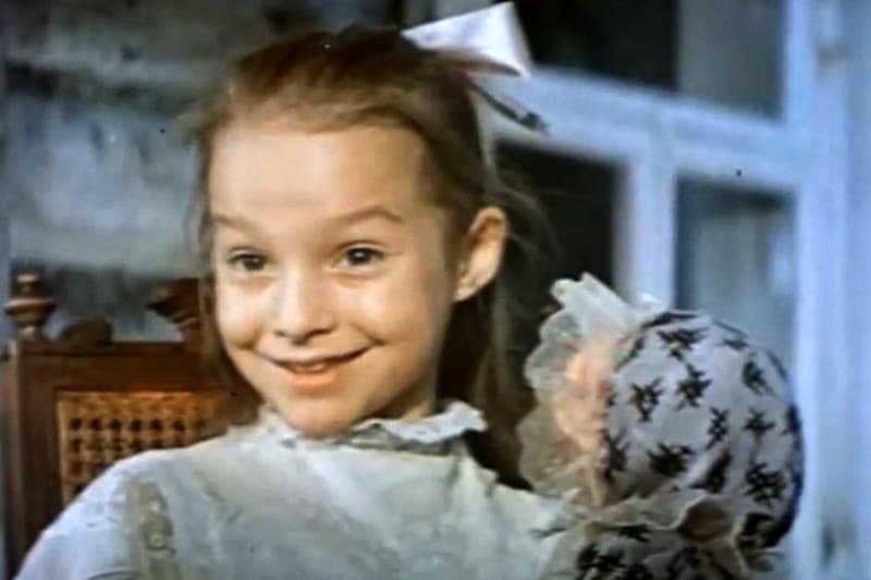 Анна Алексахина в детстве (кадр из фильма «Найди меня, Лёня!»)