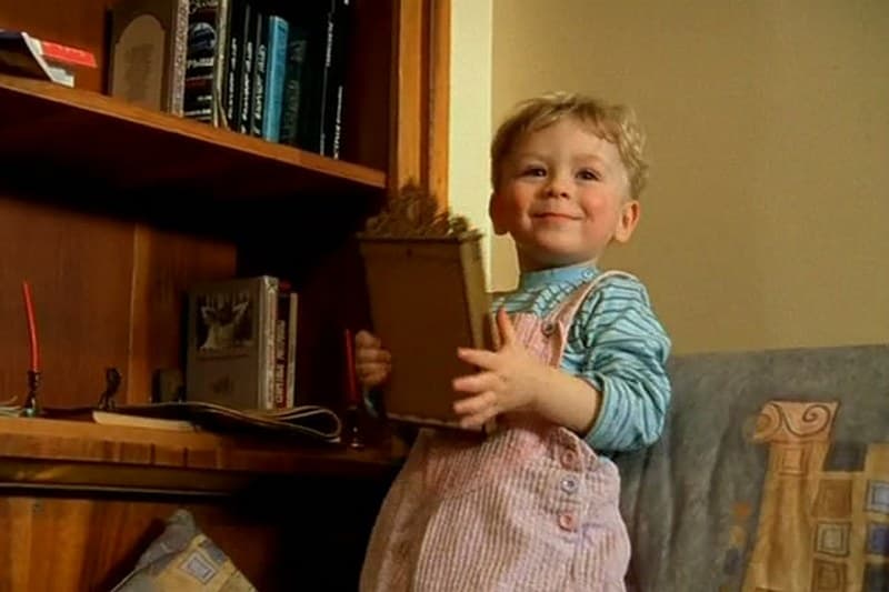Артем Вершинин в детстве (кадр из сериала «Бригада»)