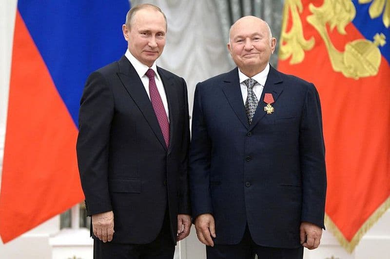 Юрий Лужков и Владимир Путин