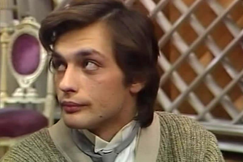Александр Домогаров в молодости (кадр из фильма «И свет во тьме светит»)
