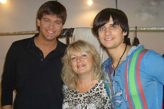 Дмитрий Колдун с мамой и братом