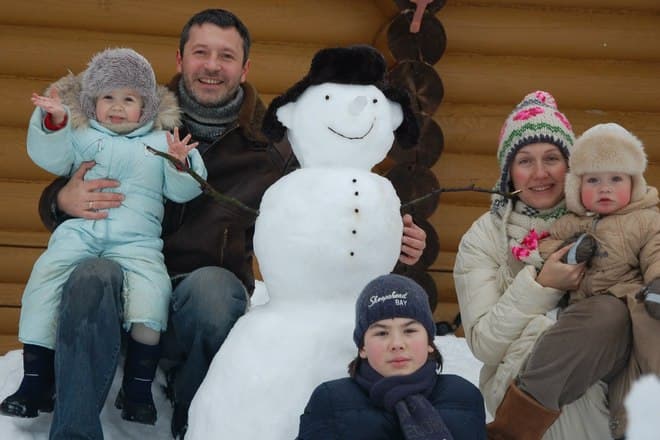 Никита Салопин с семьей