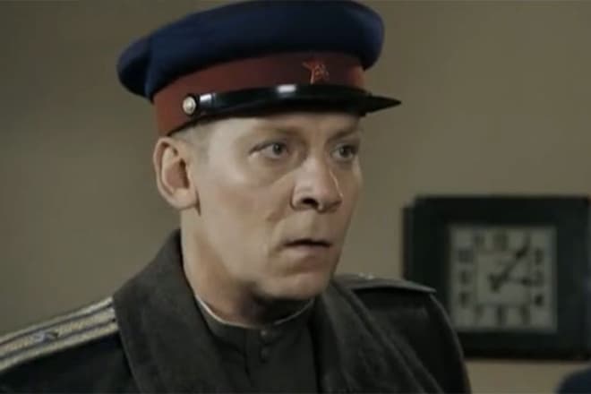 Виктор Раков (кадр из сериала "Дом с лилиями")