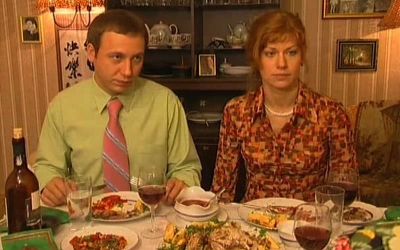 Георгий Дронов и Елена Бирюкова (кадр из сериала «Саша+Маша»)