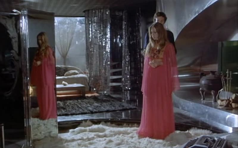 Брижит Бардо в платье от Юбера де Живанши (кадр из фильма «Если бы Дон Жуан был женщиной»)