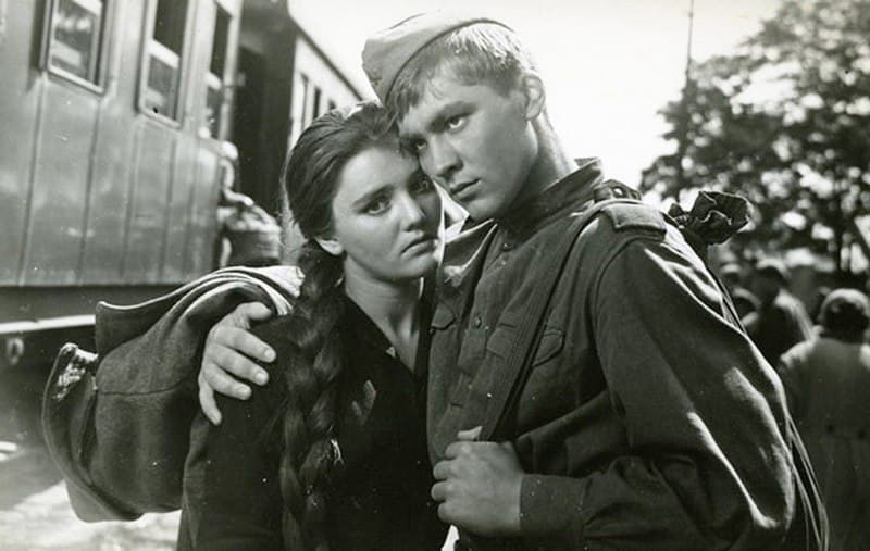 Жанна Прохоренко и Владимир Ивашов (кадр из фильма «Баллада о солдате»)