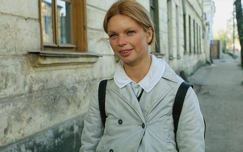 Алиса Гребенщикова В Купальнике – Дело Было В Гавриловке (2007)