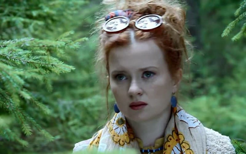 Екатерина Копанова (кадр из сериала «Погоня за тремя зайцами»)